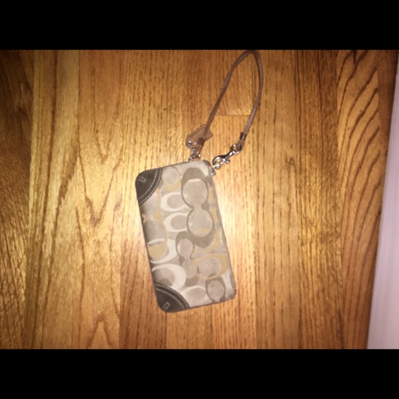 Classic coach tan wristlet - Picture 2 of 2